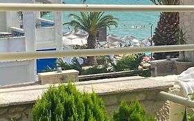 Frenki Apartment By The Sea